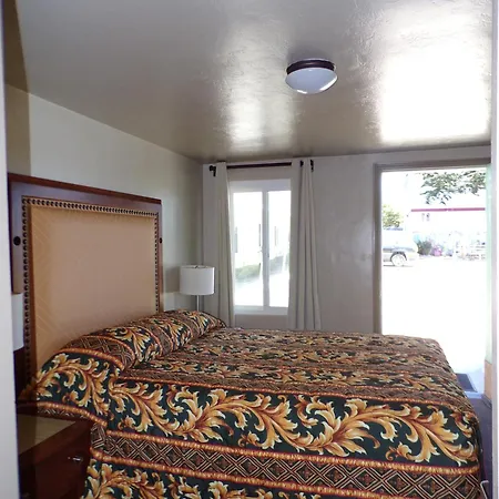 Cypress Tree Motel Cayucos Room photo